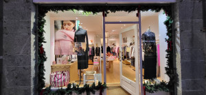 Photo de galerie - Installation d'une décoration de Noël chez 