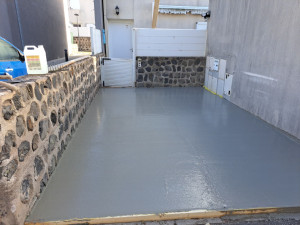 Photo de galerie - Dalle béton pour stationnement de voiture 