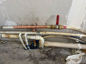 Photo de galerie - Installation d’une vanne sur arrivée d’eau plus réparation d’une malfaçons 