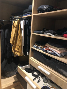 Photo de galerie - Montage d’un dressing en U 