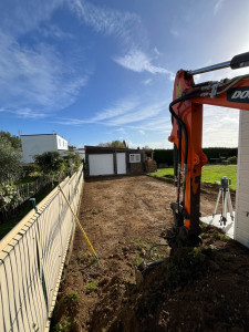 Photo de galerie - Terrassements en cours, pour une futur allée gravillonner 