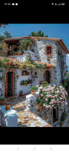 Photo de galerie - Jeune dame sérieuse avec référence et expériences cherche des heures de ménage, surveillance de personne âgée de nuit et autres.
bien cordialement 