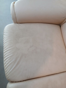 Photo de galerie - Nettoyage de canape simili avant nettoyage