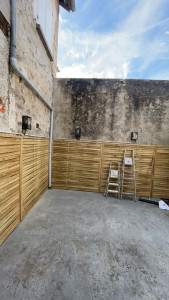 Photo de galerie - Installation de trois luminaires extérieurs