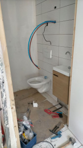 Photo de galerie - Petit lavement toilette suspendu