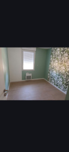 Photo de galerie - Peinture chambre.
 papier peint.