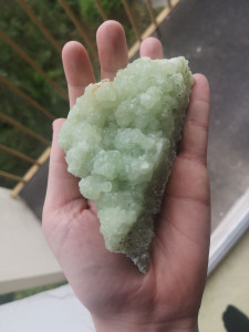 Photo de galerie - Ma Prehnite est mon outil pour vous aider a guerire de vos maux ou tout autre pathologie. 