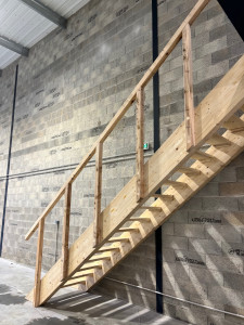 Photo de galerie - Pose d'un escalier 