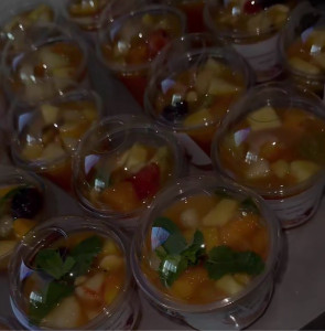 Photo de galerie - Lors de vos évènements ou pour votre plaisir, je peux préparer vos plateaux que ce soit des apéros des boissons, des plats, des desserts pâtisserie, n’hésitez pas