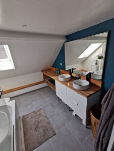 Photo de galerie - Menuiserie intérieure, pose de miroir, changement de vasque etc.. 