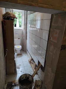 Photo de galerie - Pose de carrelage mural dans une salle de bain 