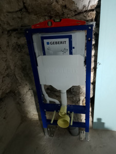 Photo de galerie - Installation toilette suspendu 