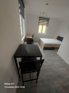 Photo de galerie - Montage mobiliers,  lit , table chaises,  bureau,  store,  luminaire