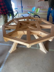 Photo de galerie - Création d’une table basse en bois 