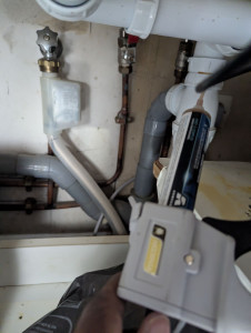 Photo de galerie - Gel anti-cafards pro – application précise et durable, utilisé dans nos traitements complets Ronex Protection pour éradiquer cafards et blattes.