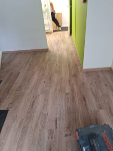 Photo de galerie - Poseur tout les types de parquet et moquette 