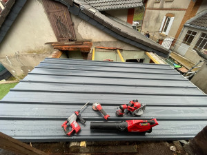 Photo de galerie - Pose d’une nouvelle charpente et d’un bac acier 