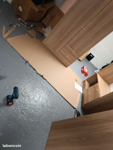 Photo de galerie - Montage des armoire de rangement de vertement avec tiroir 