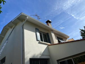 Photo de galerie - Rénovation, peinture avancer de toi et Gouttière