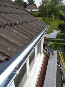 Photo de galerie - Pose d'une gouttière 