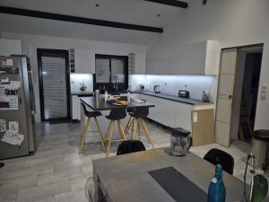 Photo de galerie - Cuisine et peinture