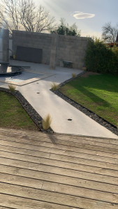 Photo de galerie - Maçonnerie , massif décoratif et engazonnement 