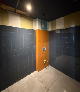 Photo de galerie - Pose faïence et carrelage concession automobile BMW 