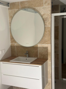 Photo de galerie - Meuble lavabo,plan vasque et miroir 