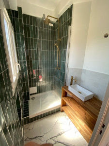 Photo de galerie - Salle de douche refaite à neuf.