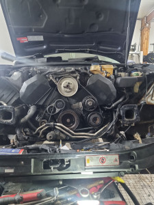 Photo de galerie - Audi a6 2.8 v6 quattro  remplacement kit distribution pompe a eau .