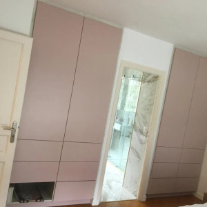 Photo de galerie - Pose de dressing sur mesure