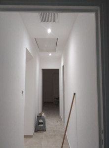 Photo de galerie - La peinture sur les murs du couloir 