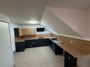 Photo de galerie - Pose d’une cuisine de marque but 