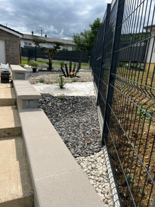 Photo de galerie - Création d’un espace paysager méditerranéen (conception, plantation)