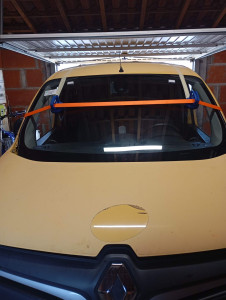 Photo de galerie - Repose pare brise neuf sur Kangoo 