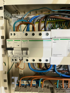 Photo de galerie - Mise au normes électriques sur tarif Jaune 