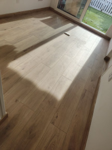 Photo de galerie - Pose de parquet et plinthes 