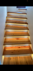 Photo de galerie - Rénovation escalier avec l’installation ruban led RGB