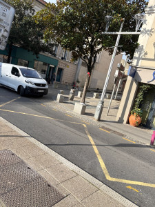 Photo de galerie - Je suis à votre disposition 