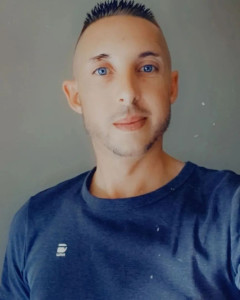 Photo de galerie - Bonjour,
je propose mes services,
déménagement,manutention
vide de grenier,
entretient jardin
montage de meuble
maçonnerie 
tout type de travaux,
devis gratuit.
N'hésitez pas à me contacter pour plus de renseignement.