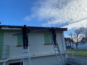 Photo de galerie - Pose de nouvelles gouttières en zinc