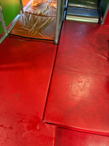 Photo de galerie - Nettoyage en cours KFC