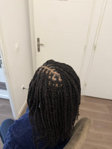 Photo de galerie - Je suis disponible coiffeuse affro