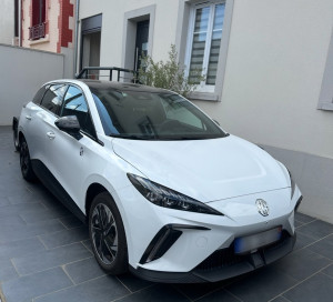 Photo de galerie - Véhicule neuf et confortable pour vous déposer ou vous souhaiter. je peux vous récupérer à l’Aeroport également 