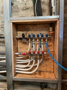 Photo de galerie - Création d’un coffret de plomberie multicouche