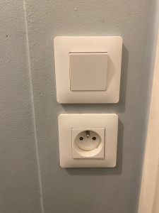Photo de galerie - Prise électrique interrupteur 