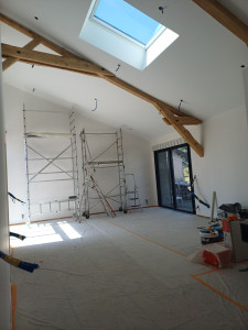 Photo de galerie - Ratissage complet après pointage d un pro puis mise en impression et peinture de finition 