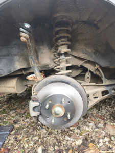 Photo de galerie - Changement disques et plaquettes AR + bras de suspension Sup sur rover 620si LUX 1993