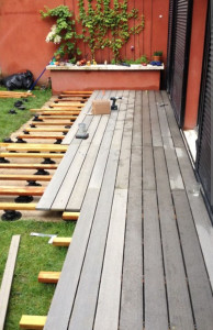 Photo de galerie - Création terrasse sûr plots.