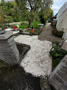 Photo de galerie - Aménagement de cailloux blanc 